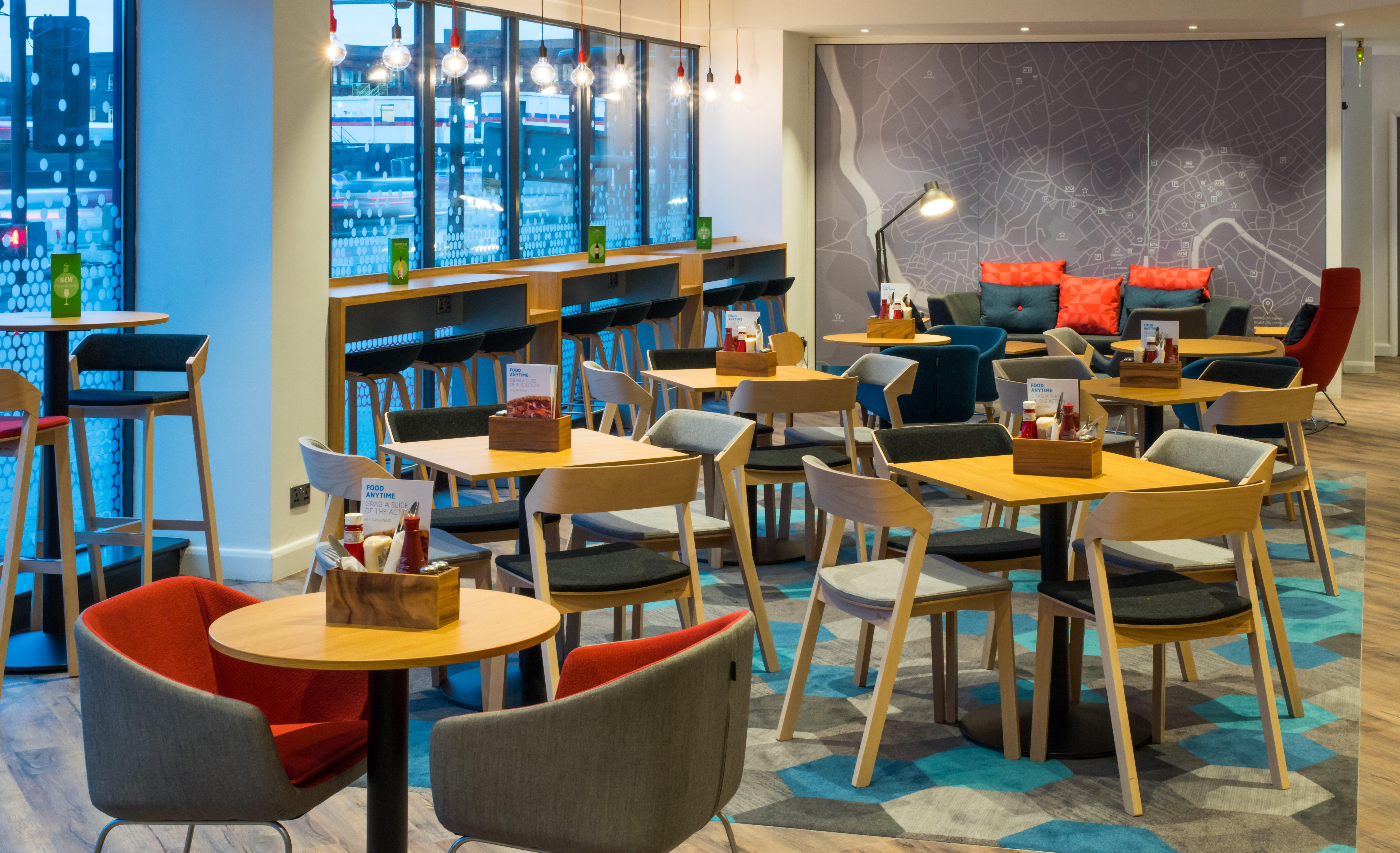 Holiday Inn Express Bristol City Centre By Ihg Exterior foto